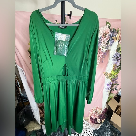BTFBM Dresses & Skirts - Elegant Green Women's Dress by BTFBM NWT SIZE XL